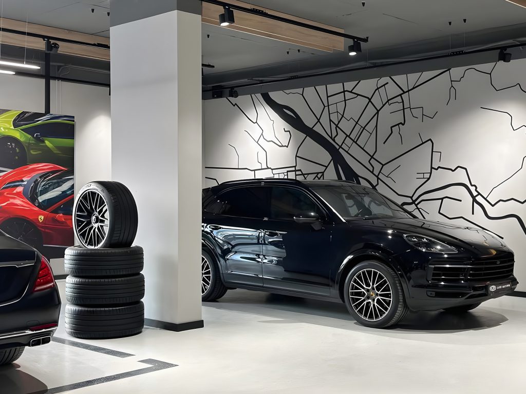 Design_by_Bad_Reputation_Luxe Motors auto showroom_11