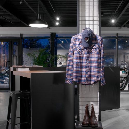 Стойка ресепшен с информационной доской